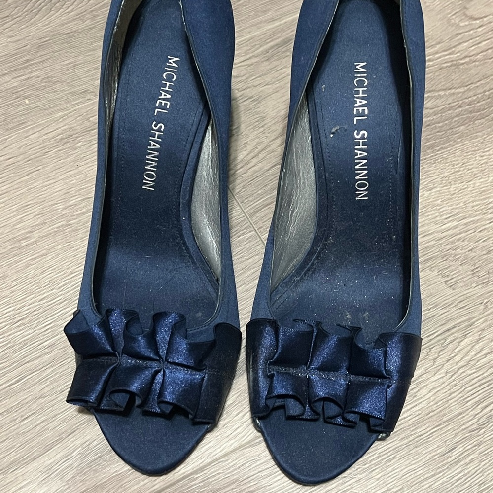 Navy blue heels